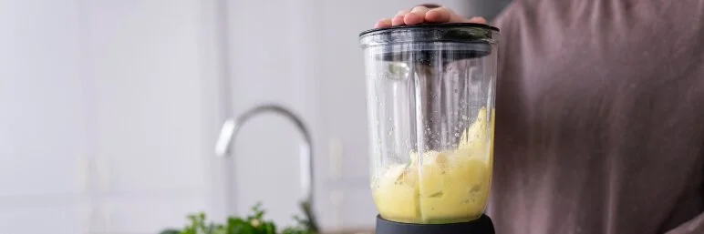 How Do I Choose A Kitchen Blender?