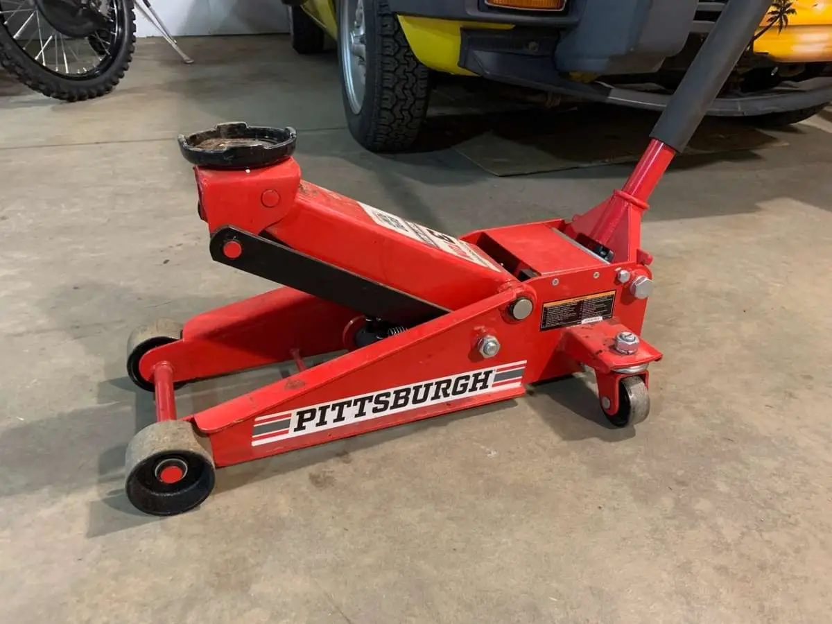 2-Ton Low Profile Hydraulic Car Jack